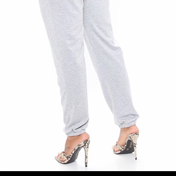 Grey jumpsuit - Picture 2 of 3